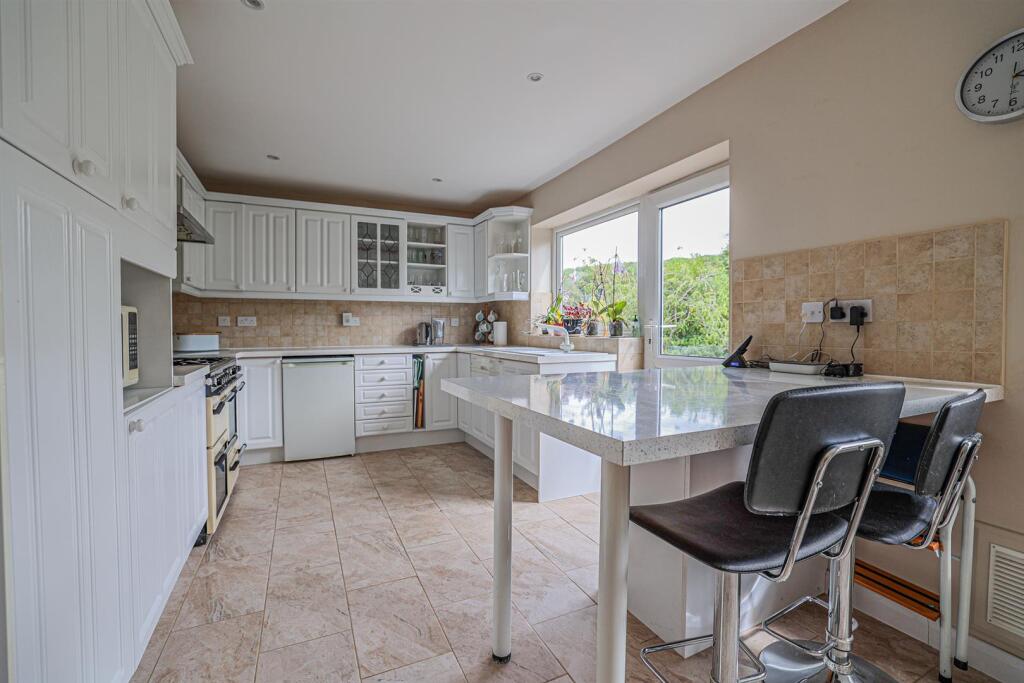 House in Hemel Hempstead - More