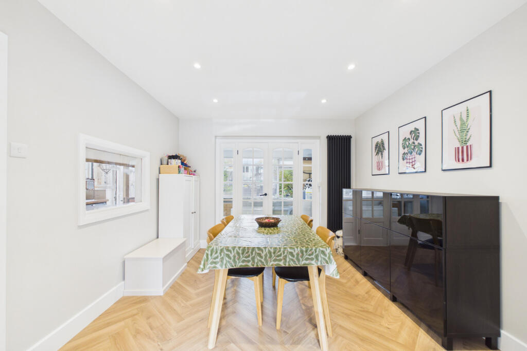 House in Hemel Hempstead - More