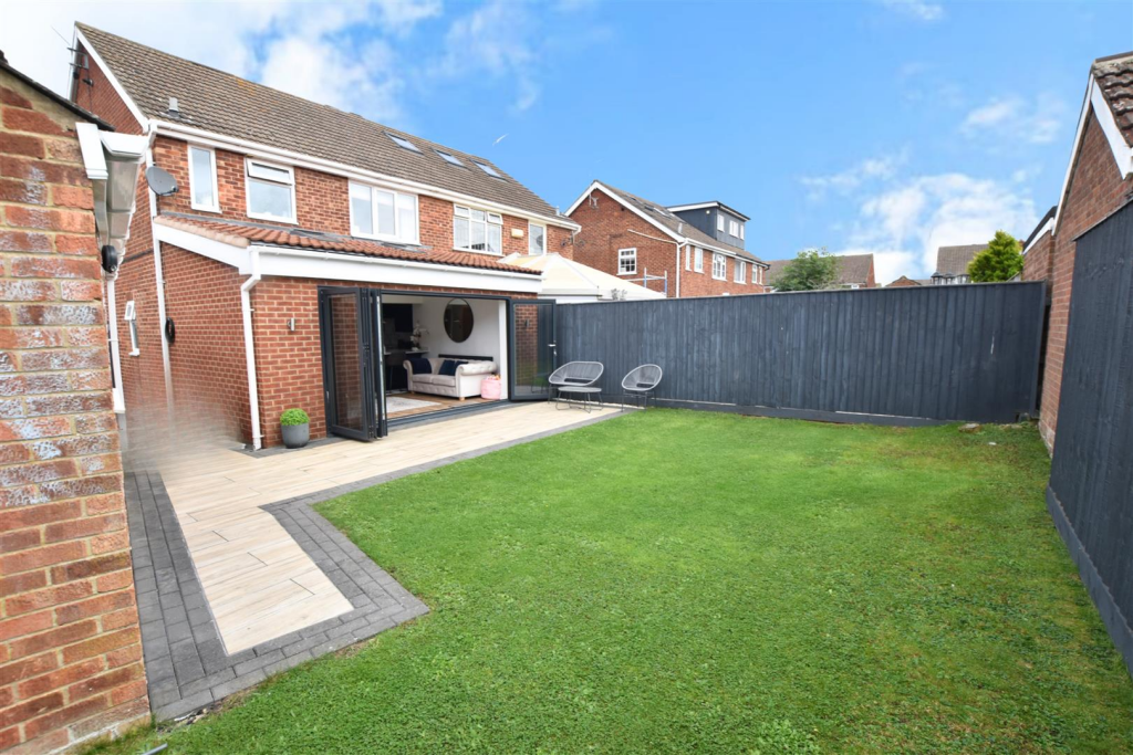 House in Doncaster - View 4