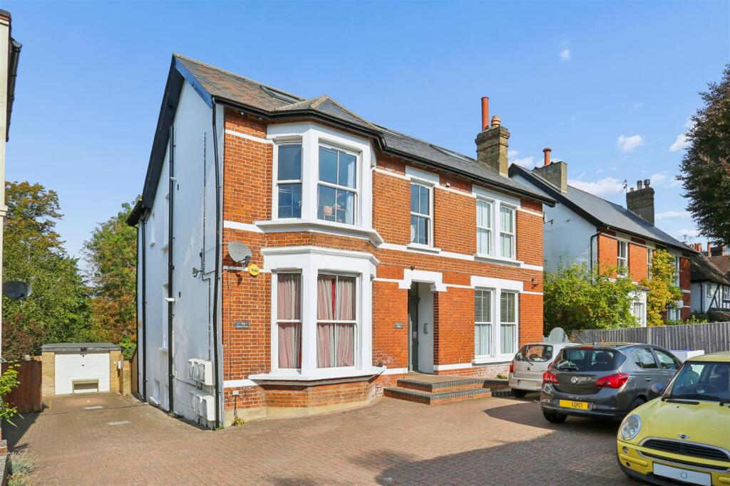 Apartment in Sutton