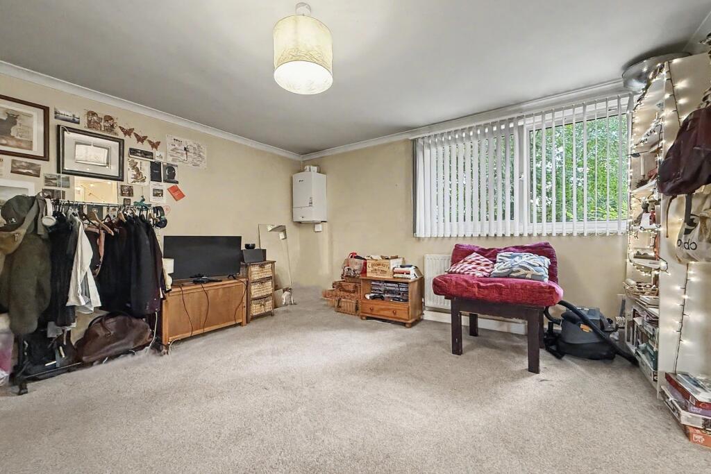 Apartment in Winchester, Hampshire - More