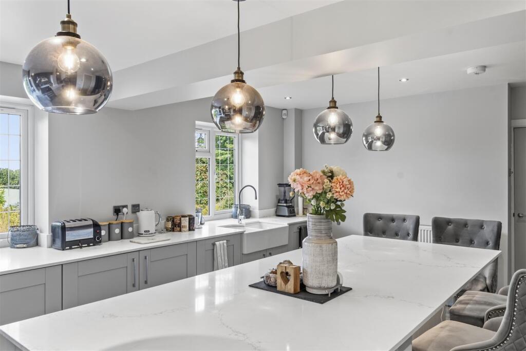 House in Lichfield, Shenstone - View 5