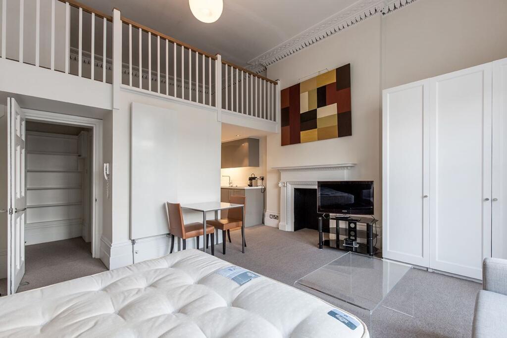Ground floor studio flat for rent