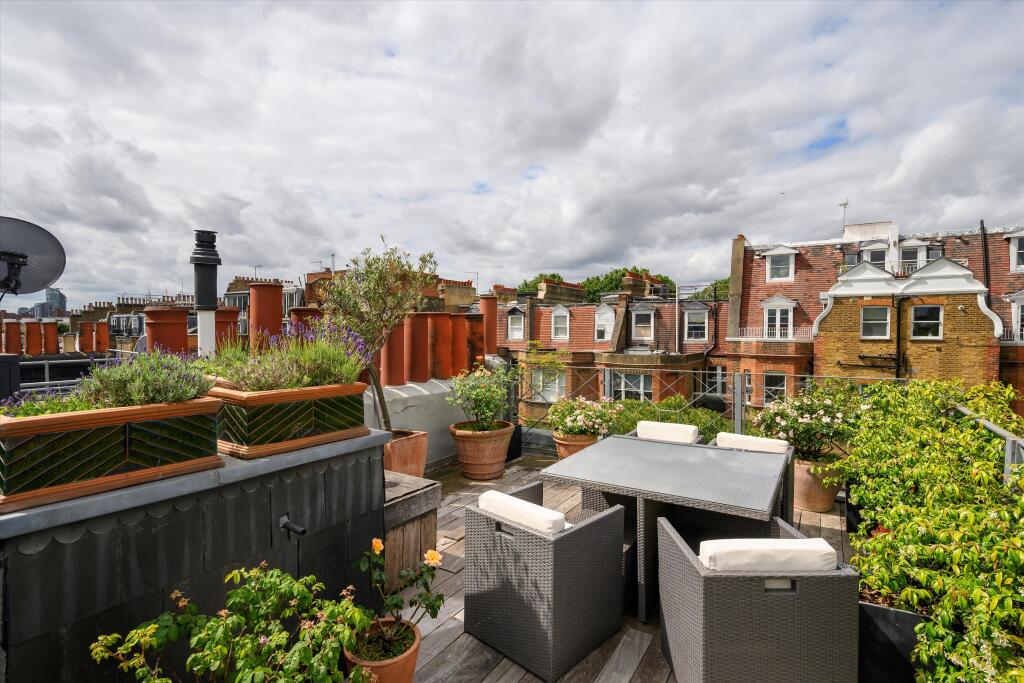 Apartment in London - View 5