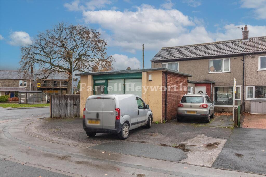 3-bed semi-detached on Leslie Avenue, Caton, Lancaster, £200,000