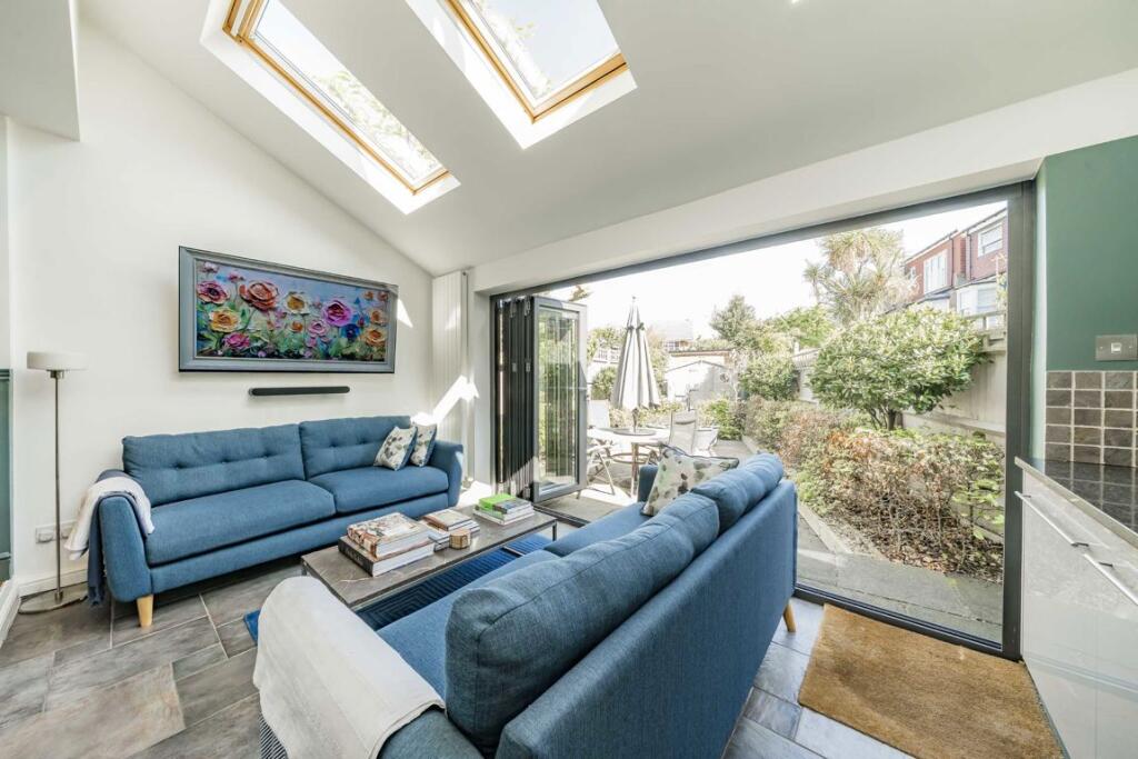 House in Twickenham - View 5