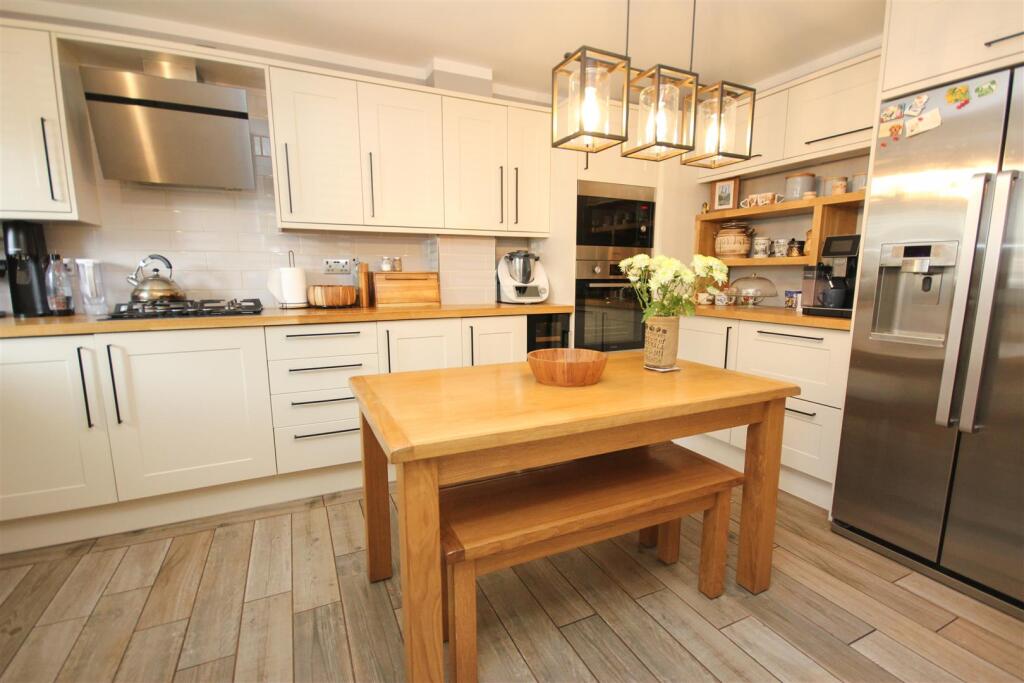 House in Wellingborough, Hatton Park - View 2