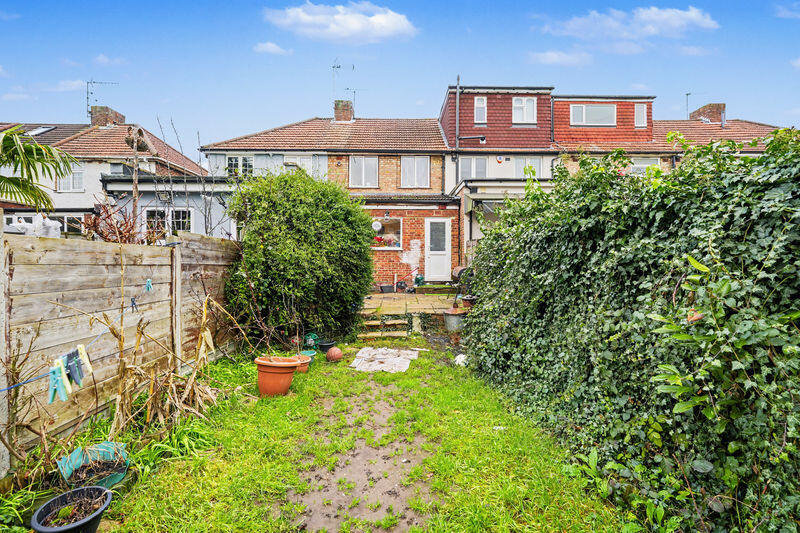 House in Waltham Cross - More