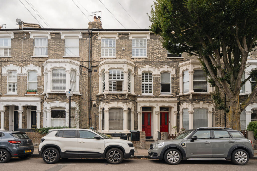 Apartment in London - View 2