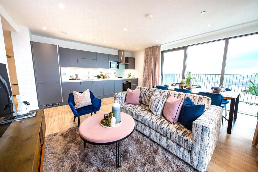 Apartment in Greenford - View 4