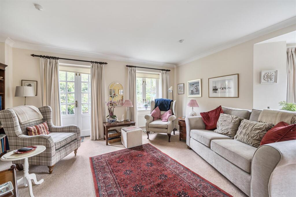 House in Wokingham - View 3