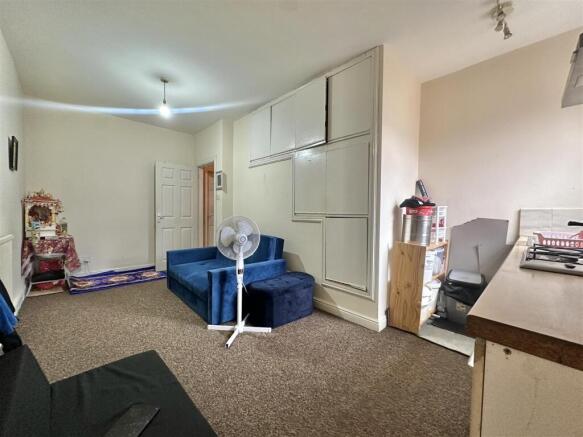 FIRST FLOOR LOUNGE