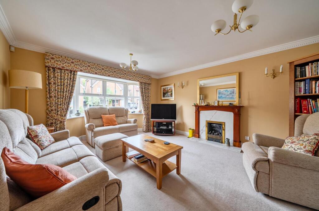 Blenheim Close, Knightwood Park, Chandler's Ford photo 2