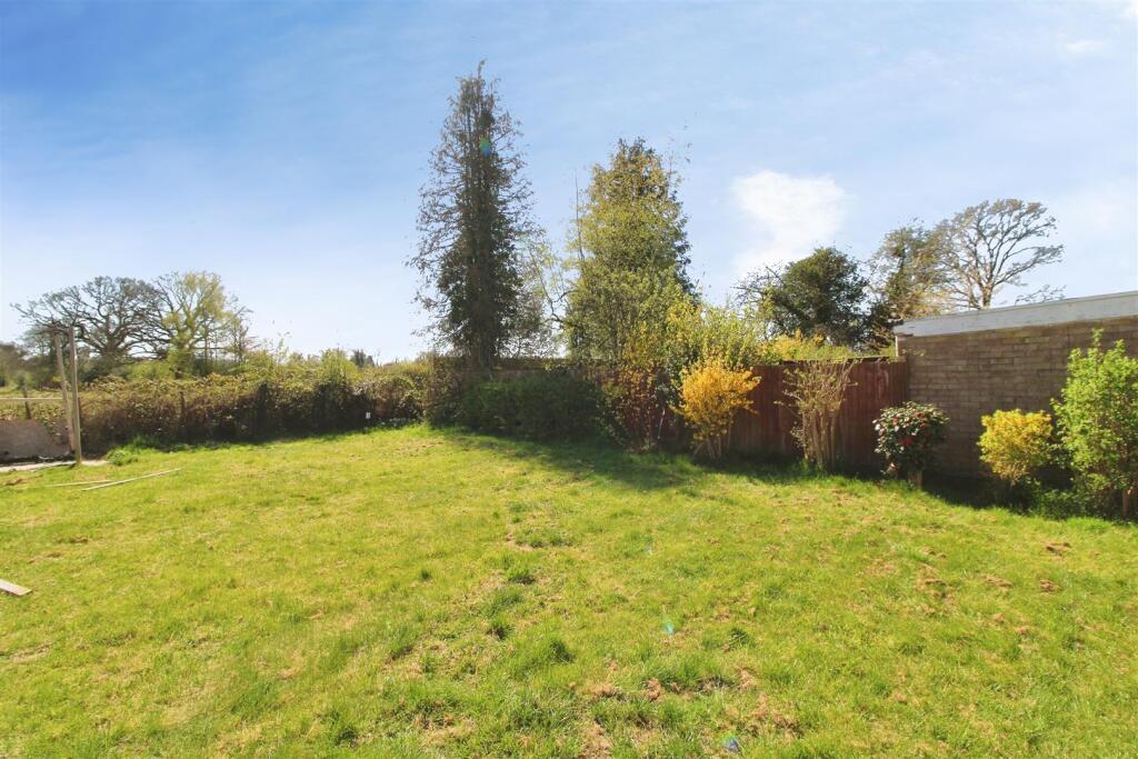 House in Rugby, Warwickshire - View 4