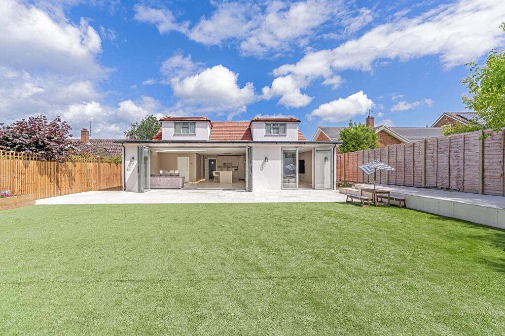 Devitt Close, Ashtead, KT21 photo 4