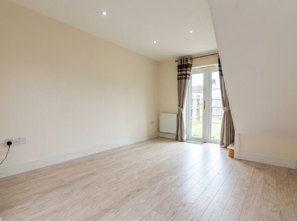 Albert Road, Arlesey, SG15 photo 4