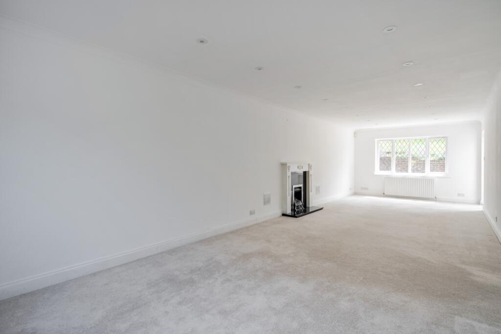 House in Tandridge, Caterham Valley - View 4