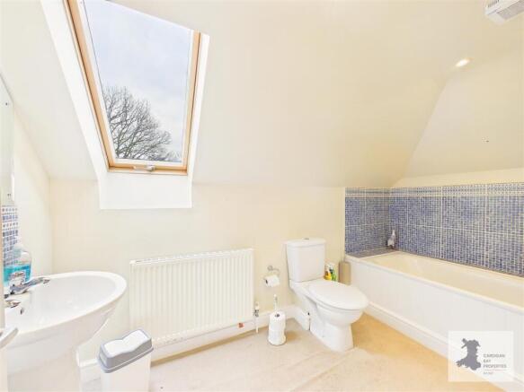 Main house Bathroom 2