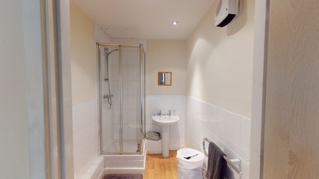 2 bedroom ground floor flat for rent