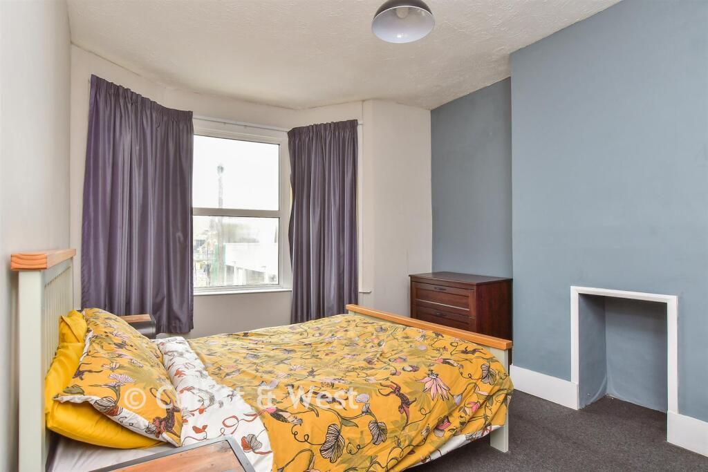 Apartment in Brighton - View 4