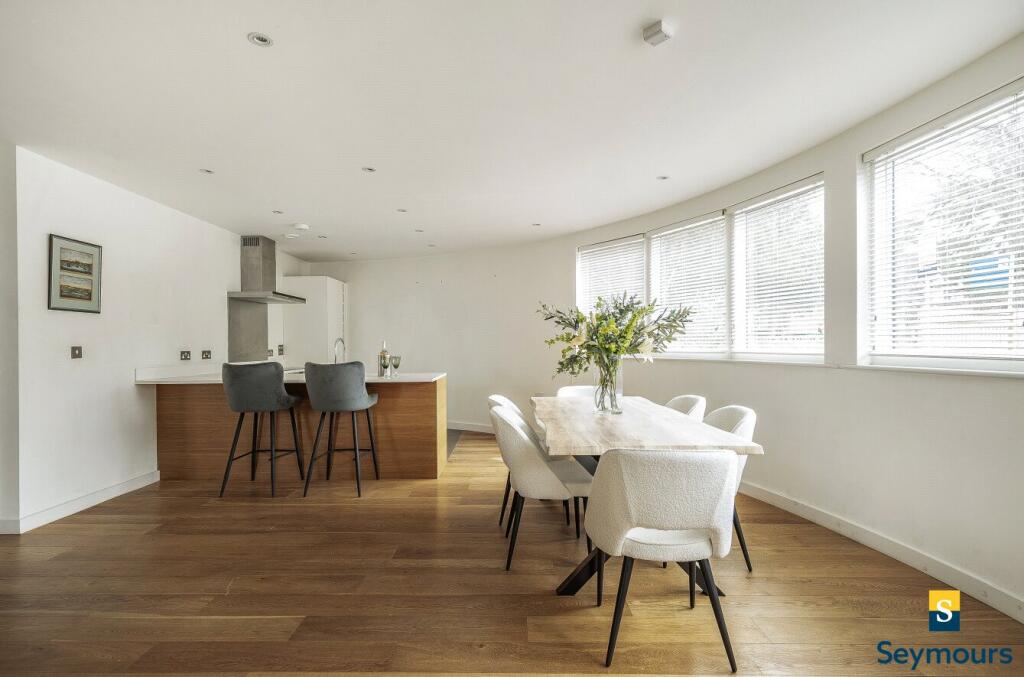 Apartment in Guildford, Surrey - View 4