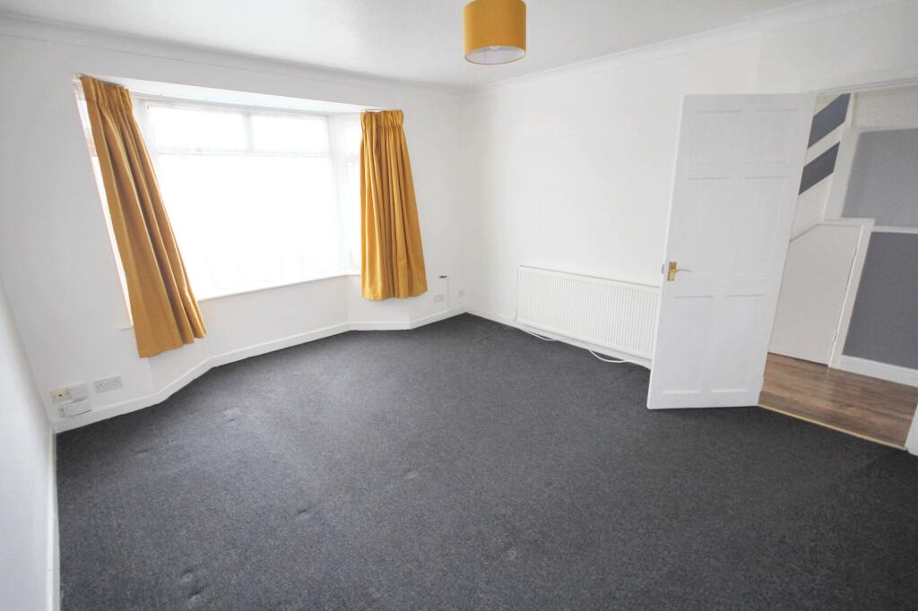 Bradshawe Waye, Uxbridge, UB8 photo 2