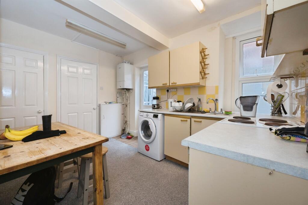 Apartment in Southampton - View 4