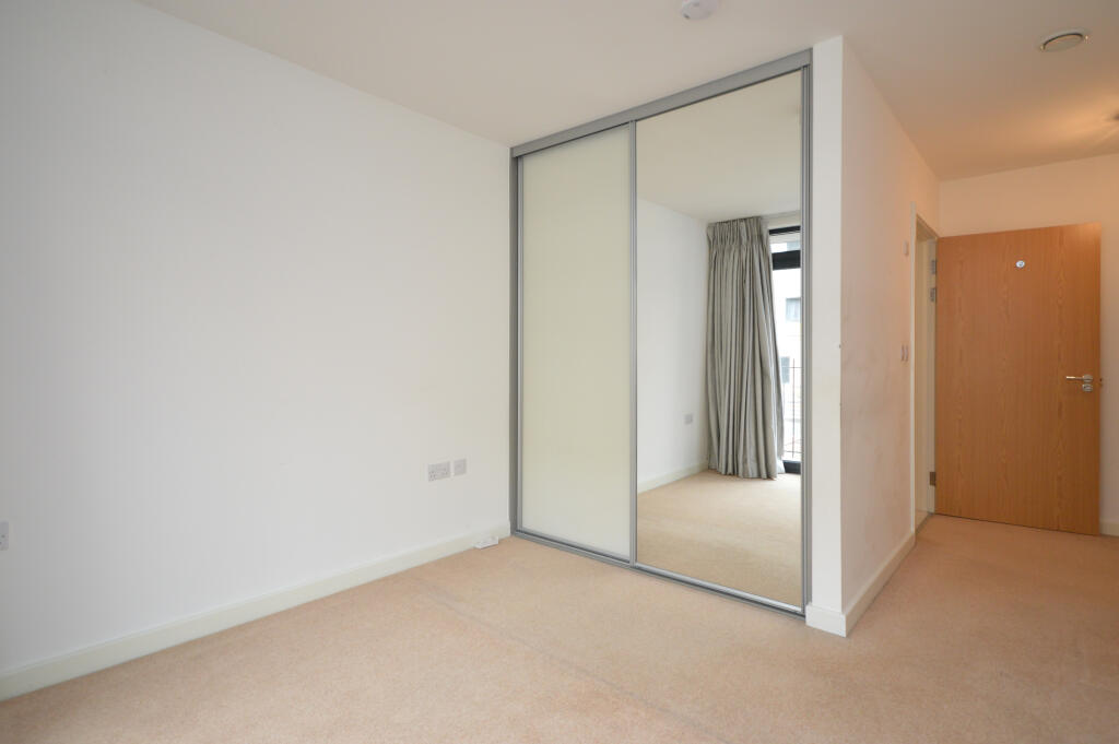 Apartment in Bristol - View 5