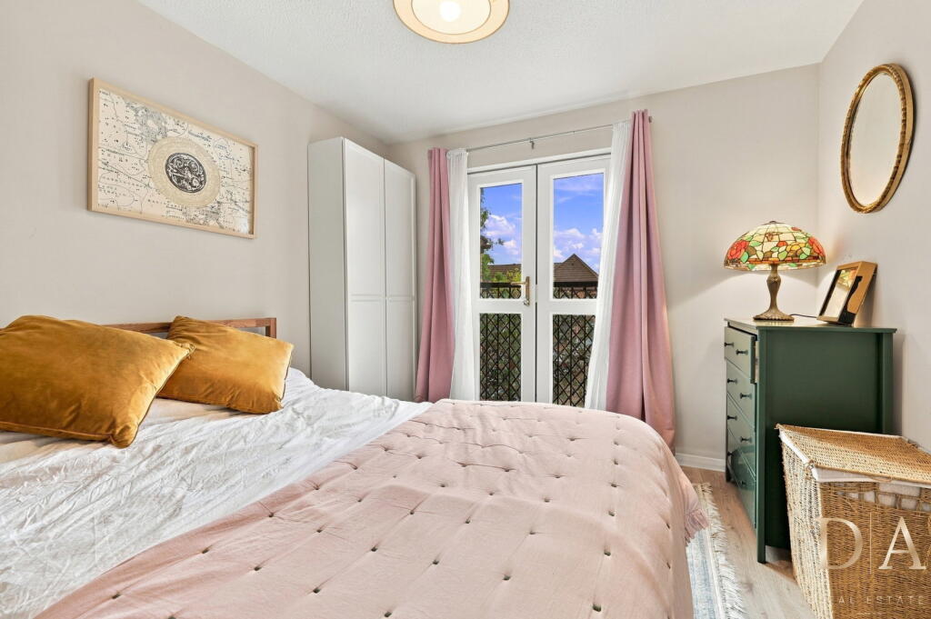 Apartment in London - View 3