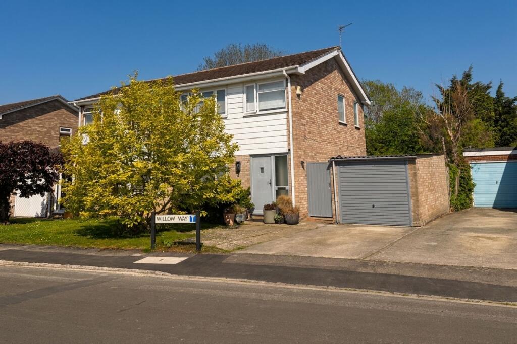 Main image of property: Willow Way, Begbroke, OX5