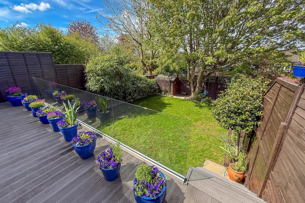 Additional image 24 of Mount Drive, Park Street, St. Albans