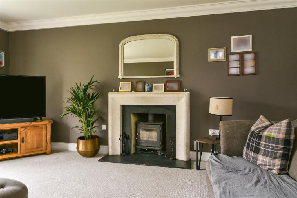 Groves Orchard, Whitchurch, RG28 7BT photo 4