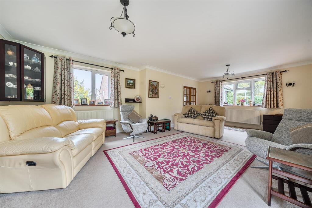 Frensham Road, Crowthorne, Berkshire, RG45 6QH - View 4