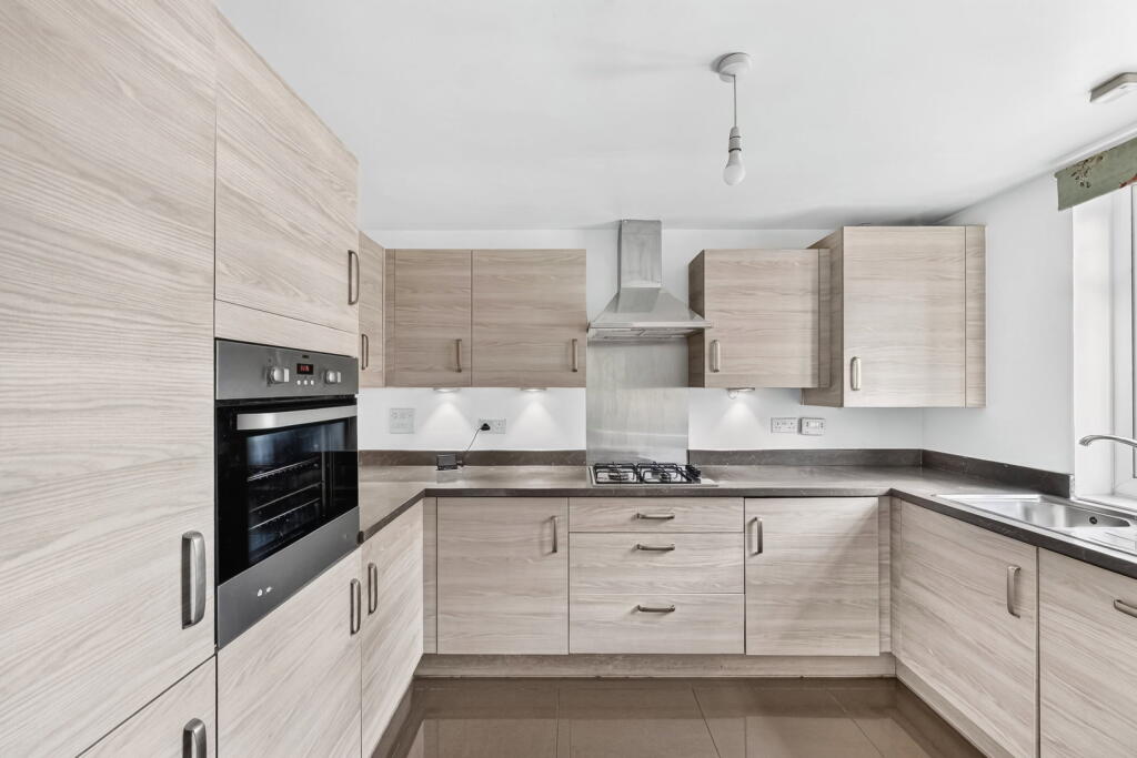 House in Milton Keynes, Fairfields - View 3