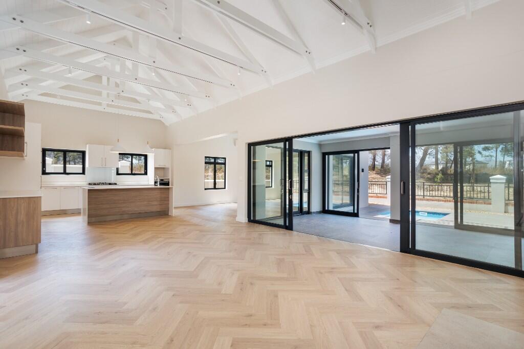 Main image of property: Paarl, Western Cape