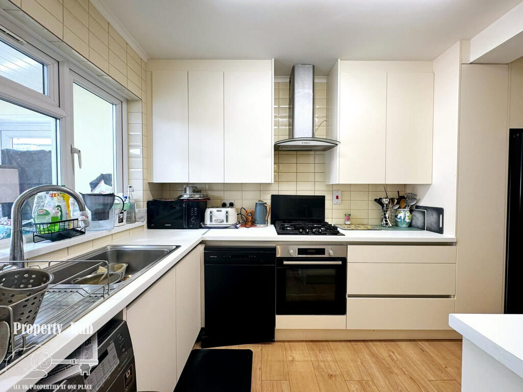 House in London - View 5
