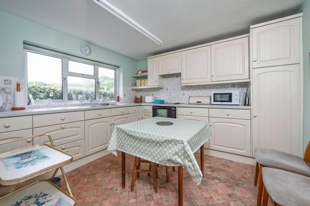 Broadwell, Moreton-In-Marsh, GL56 photo 4
