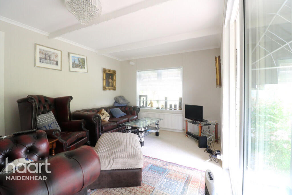 House in BRACKNELL, Warfield - View 3