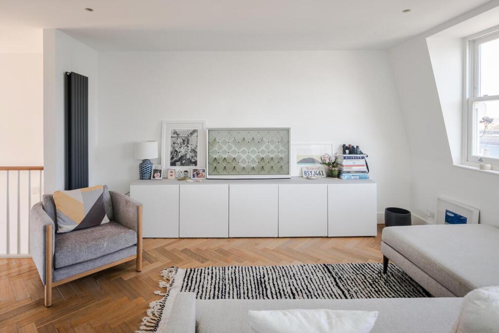 Apartment in London - View 3