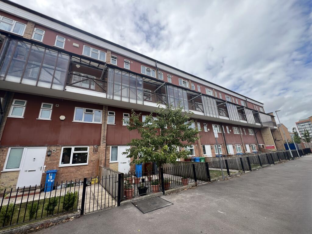 3-bed flat on , Skerry Close, Ardwick, £235,000