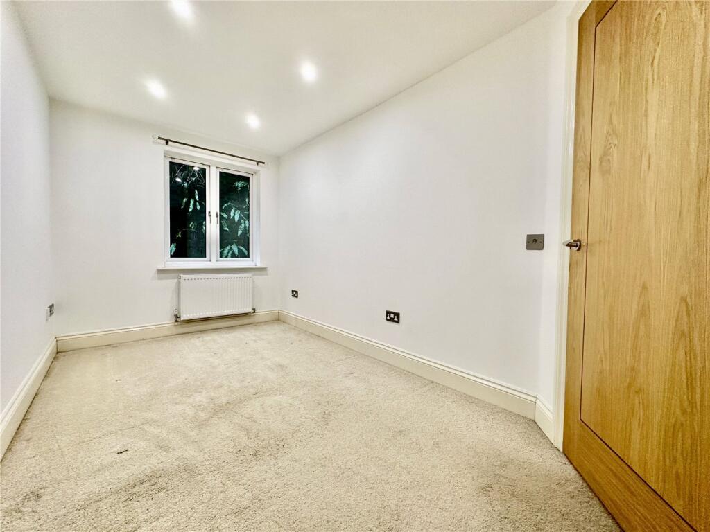 Apartment in Poole - More