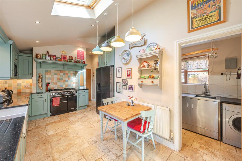 House in Warwick, Budbrooke - View 2
