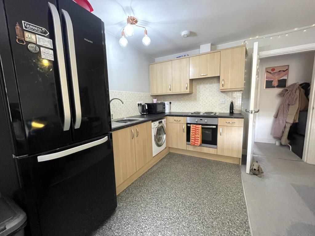 Main image of property: Robey Ct // 2 Bed Apt // SEPT 2026