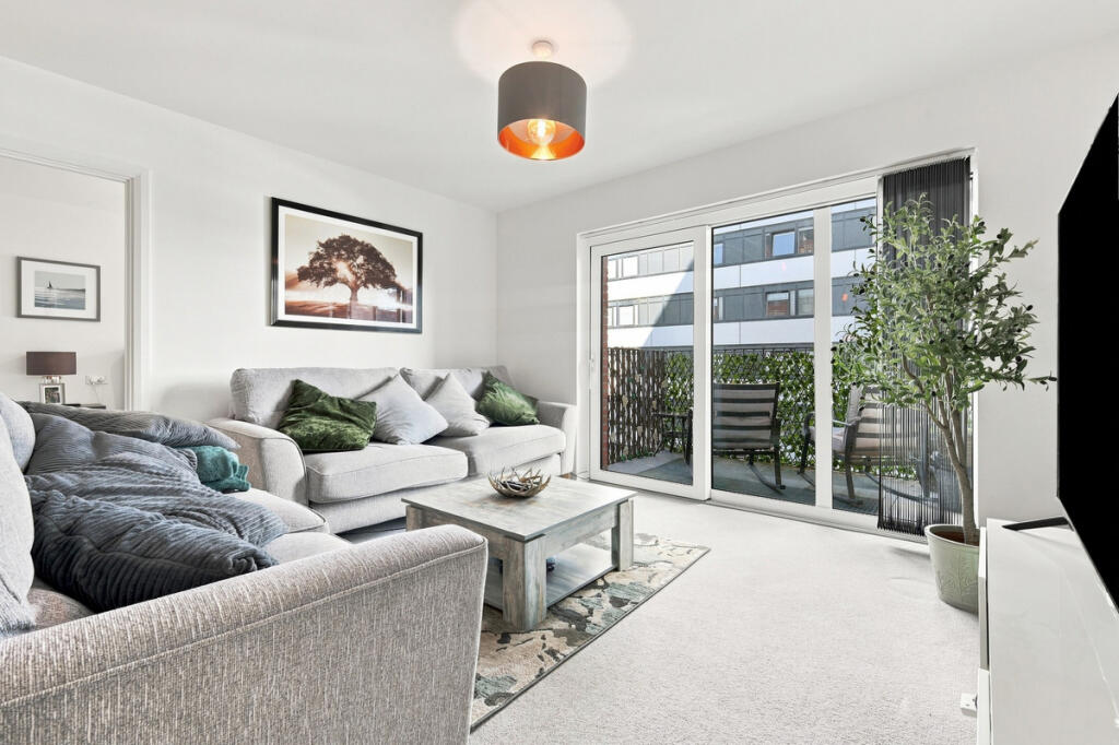 Apartment in Southend-on-Sea, Essex - View 5