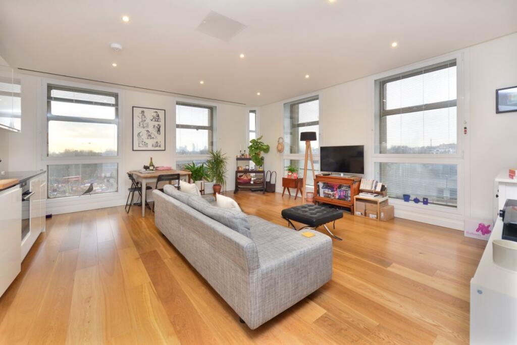 Main image of property: Highbury Crescent, Highbury, London, N5