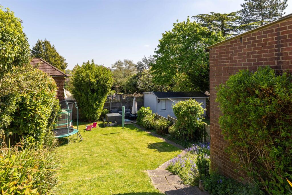 House in Reigate and Banstead, Surrey - View 3