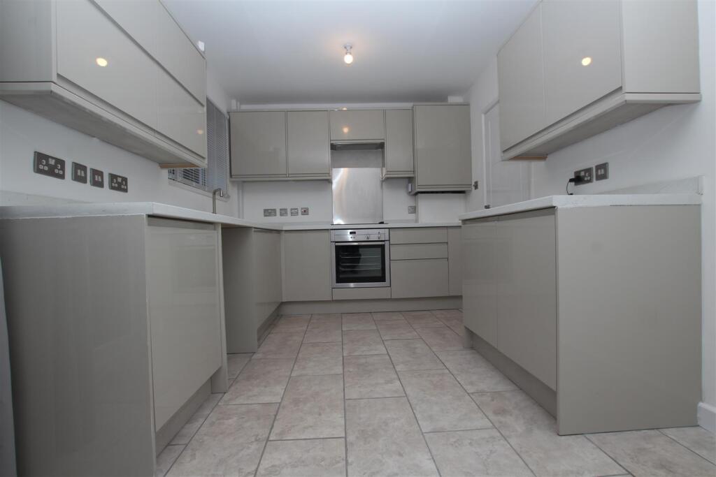 House in Southampton - View 4