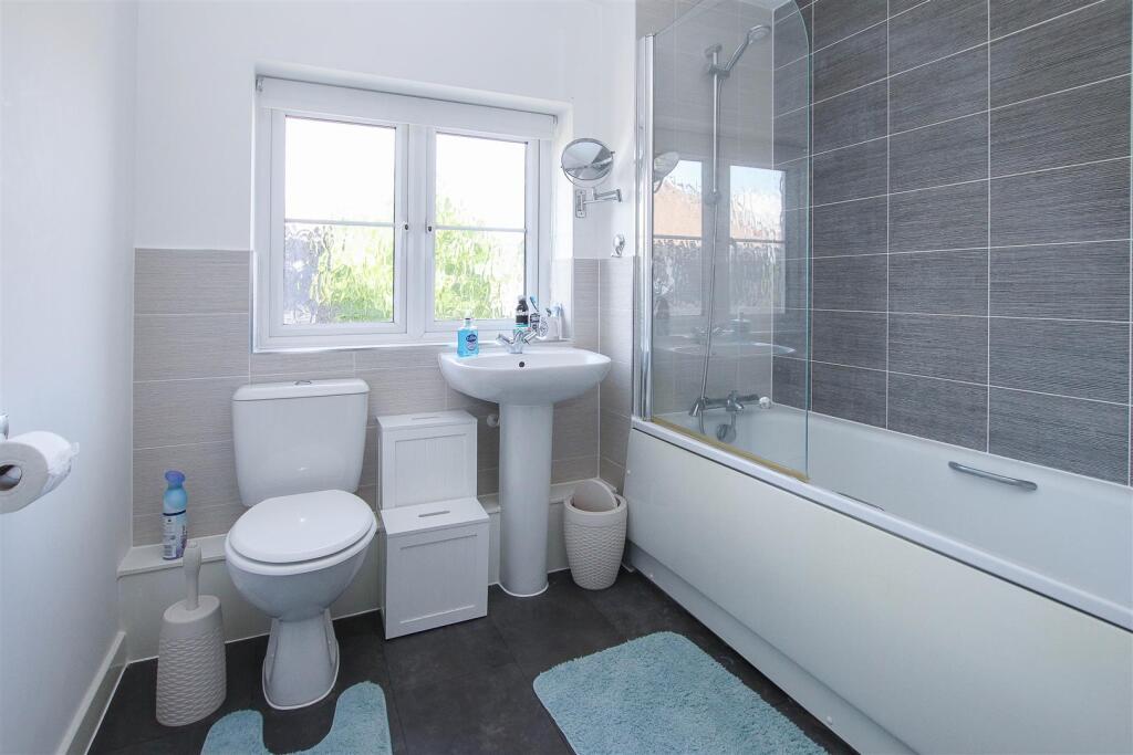 Apartment in Brentwood, Kelvedon Hatch - View 4