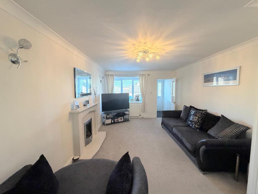 Pinewood Close, Clavering, Hartlepool photo 2