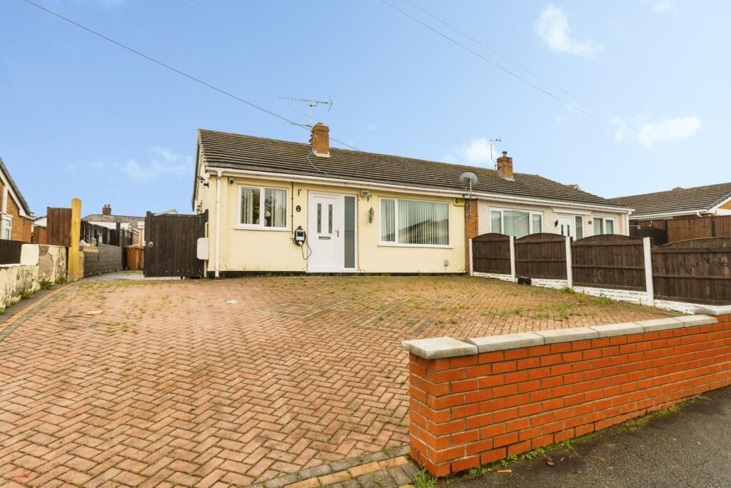 2-bed semi-detached on Clifton Park Avenue, Connah's Quay, Deeside, Clwyd, £170,000